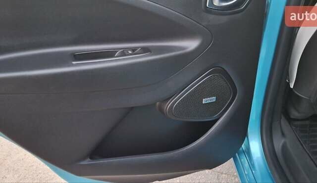 Синий Рено Зое, объемом двигателя 0 л и пробегом 85 тыс. км за 13999 $, фото 21 на Automoto.ua