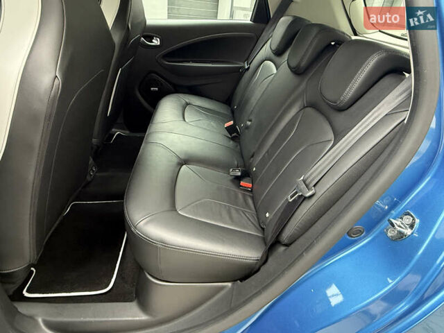 Синий Рено Зое, объемом двигателя 0 л и пробегом 75 тыс. км за 13300 $, фото 26 на Automoto.ua