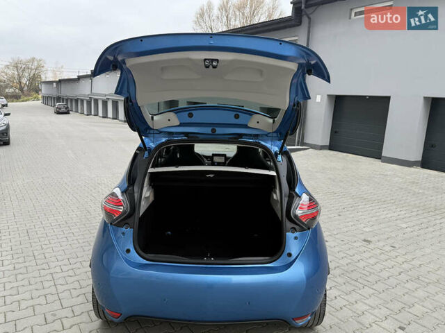 Синий Рено Зое, объемом двигателя 0 л и пробегом 75 тыс. км за 13300 $, фото 58 на Automoto.ua