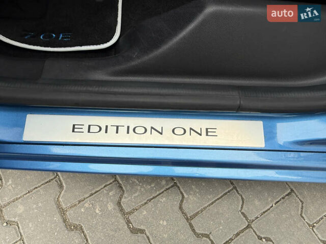 Синий Рено Зое, объемом двигателя 0 л и пробегом 75 тыс. км за 13300 $, фото 45 на Automoto.ua