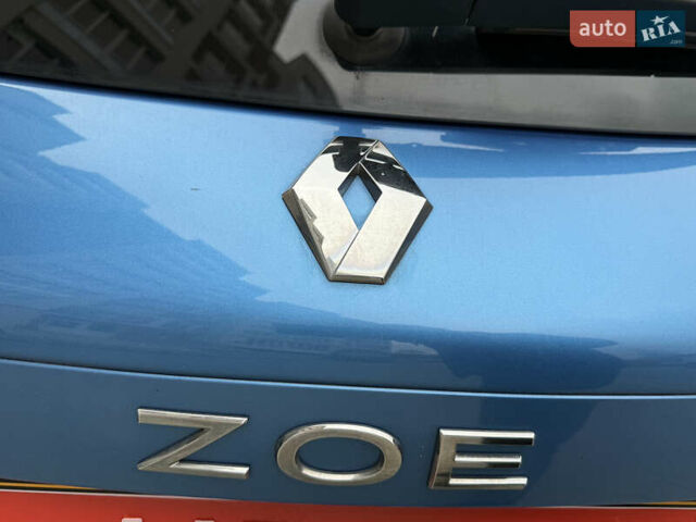 Синий Рено Зое, объемом двигателя 0 л и пробегом 75 тыс. км за 13300 $, фото 56 на Automoto.ua