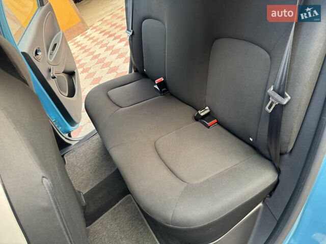 Синій Рено Зое, об'ємом двигуна 0 л та пробігом 87 тис. км за 10999 $, фото 29 на Automoto.ua