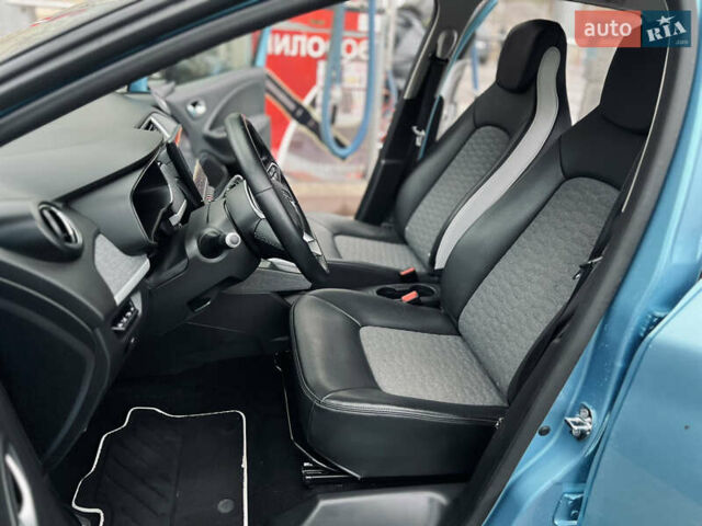 Синий Рено Зое, объемом двигателя 0 л и пробегом 91 тыс. км за 12200 $, фото 13 на Automoto.ua