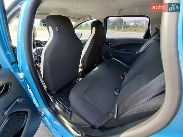 Синий Рено Зое, объемом двигателя 0 л и пробегом 25 тыс. км за 11800 $, фото 26 на Automoto.ua
