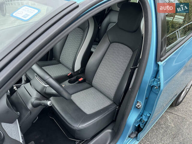 Синий Рено Зое, объемом двигателя 0 л и пробегом 56 тыс. км за 12999 $, фото 11 на Automoto.ua