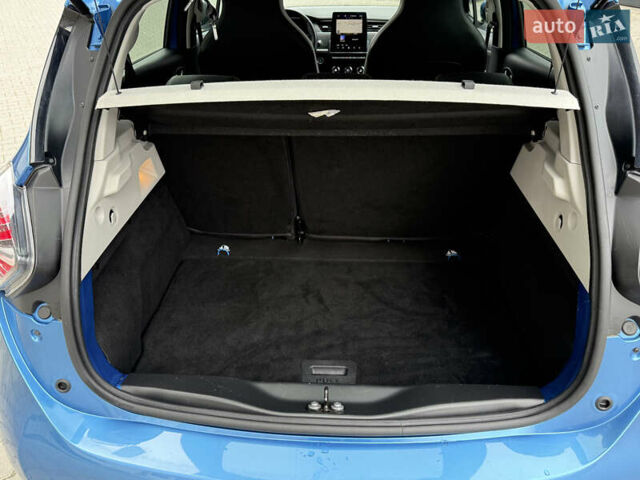 Синий Рено Зое, объемом двигателя 0 л и пробегом 75 тыс. км за 13300 $, фото 59 на Automoto.ua