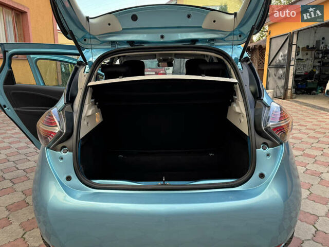 Синий Рено Зое, объемом двигателя 0 л и пробегом 80 тыс. км за 11499 $, фото 17 на Automoto.ua