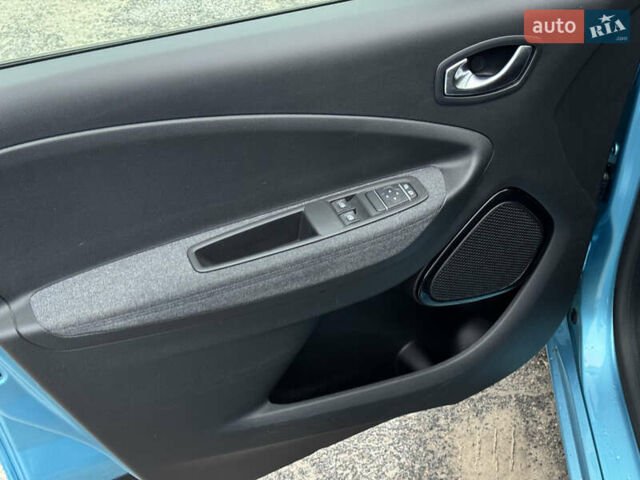 Синий Рено Зое, объемом двигателя 0 л и пробегом 56 тыс. км за 12999 $, фото 9 на Automoto.ua
