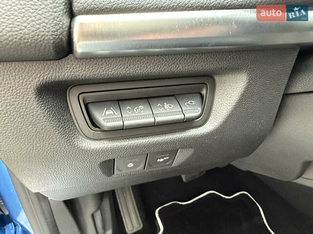 Синий Рено Зое, объемом двигателя 0 л и пробегом 75 тыс. км за 13300 $, фото 31 на Automoto.ua