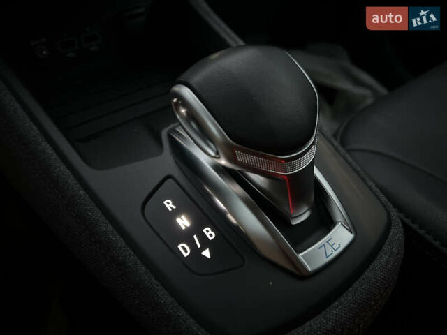 Синій Рено Зое, об'ємом двигуна 0 л та пробігом 90 тис. км за 12900 $, фото 17 на Automoto.ua