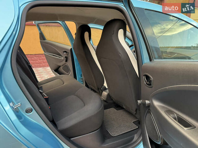 Синий Рено Зое, объемом двигателя 0 л и пробегом 80 тыс. км за 11499 $, фото 19 на Automoto.ua