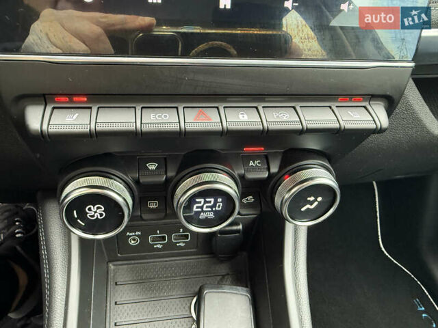 Синий Рено Зое, объемом двигателя 0 л и пробегом 75 тыс. км за 13300 $, фото 38 на Automoto.ua