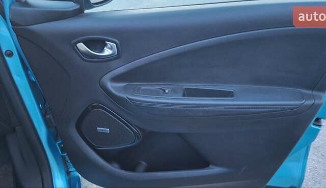 Синий Рено Зое, объемом двигателя 0 л и пробегом 85 тыс. км за 13999 $, фото 23 на Automoto.ua