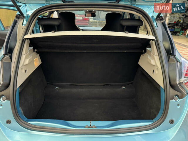 Синий Рено Зое, объемом двигателя 0 л и пробегом 87 тыс. км за 11499 $, фото 19 на Automoto.ua