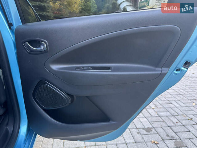 Синий Рено Зое, объемом двигателя 0 л и пробегом 50 тыс. км за 11700 $, фото 41 на Automoto.ua