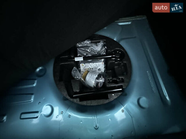 Синій Рено Зое, об'ємом двигуна 0 л та пробігом 39 тис. км за 13990 $, фото 43 на Automoto.ua