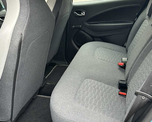 Синій Рено Зое, об'ємом двигуна 0 л та пробігом 47 тис. км за 12300 $, фото 17 на Automoto.ua