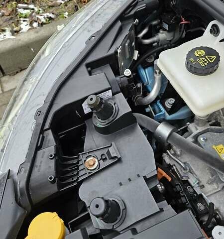 Синий Рено Зое, объемом двигателя 0 л и пробегом 49 тыс. км за 14500 $, фото 40 на Automoto.ua