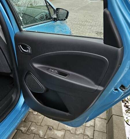 Синий Рено Зое, объемом двигателя 0 л и пробегом 49 тыс. км за 14500 $, фото 31 на Automoto.ua