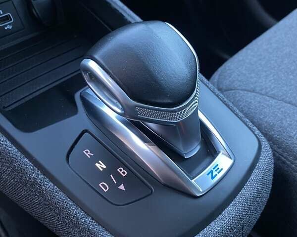 Синий Рено Зое, объемом двигателя 0 л и пробегом 43 тыс. км за 13800 $, фото 8 на Automoto.ua