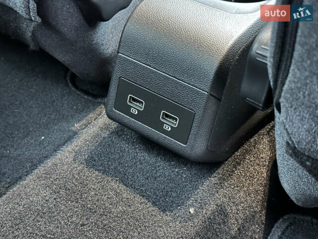 Синій Рено Зое, об'ємом двигуна 0 л та пробігом 39 тис. км за 13990 $, фото 41 на Automoto.ua