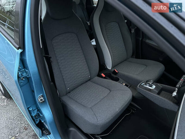 Синій Рено Зое, об'ємом двигуна 0 л та пробігом 39 тис. км за 13990 $, фото 35 на Automoto.ua