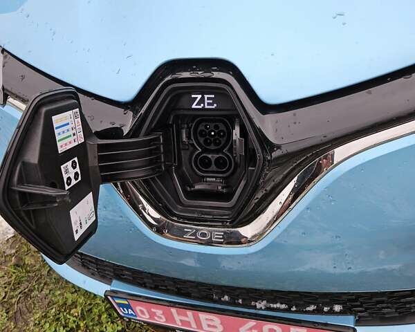 Синий Рено Зое, объемом двигателя 0 л и пробегом 49 тыс. км за 14500 $, фото 44 на Automoto.ua