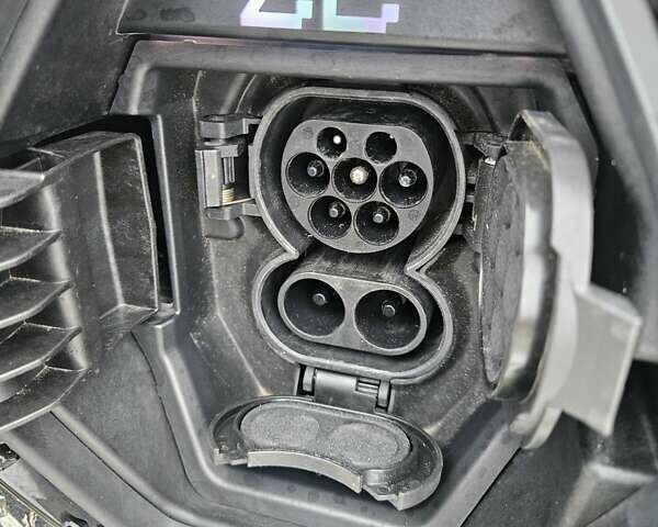 Синий Рено Зое, объемом двигателя 0 л и пробегом 49 тыс. км за 14500 $, фото 45 на Automoto.ua