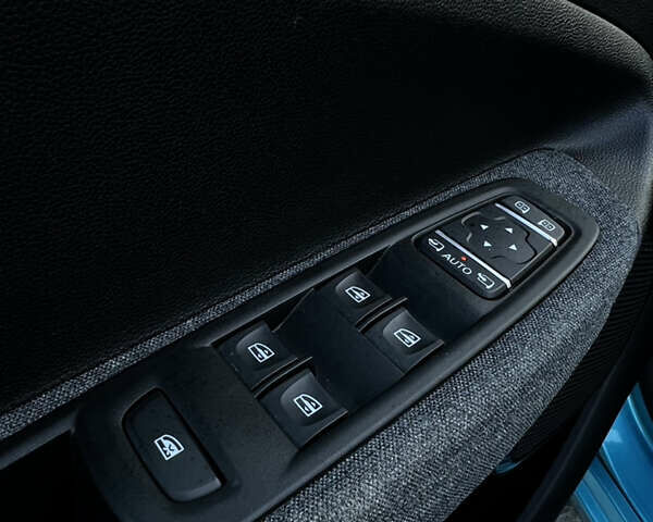 Рено Зое 2021 в Львове на Automoto.ua Синий Рено Зое, объемом двигателя 0 л и пробегом 25 тыс. км за 16500 $, фото 13 на Automoto.ua