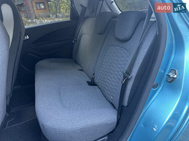 Синий Рено Зое, объемом двигателя 0 л и пробегом 50 тыс. км за 11700 $, фото 35 на Automoto.ua