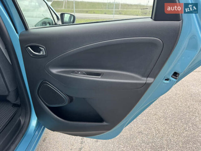 Синий Рено Зое, объемом двигателя 0 л и пробегом 33 тыс. км за 12700 $, фото 13 на Automoto.ua