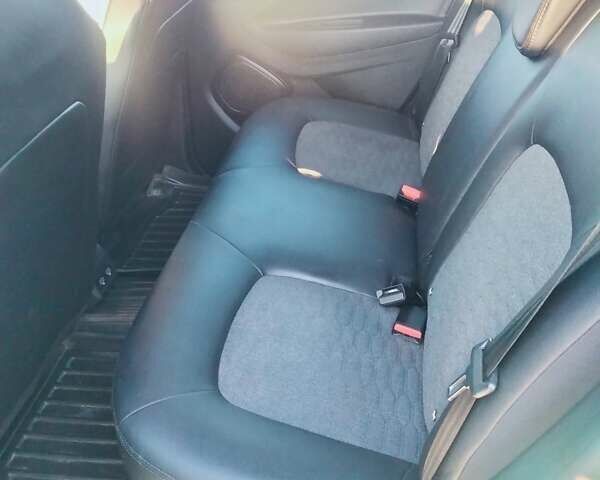 Синий Рено Зое, объемом двигателя 0 л и пробегом 23 тыс. км за 13300 $, фото 12 на Automoto.ua