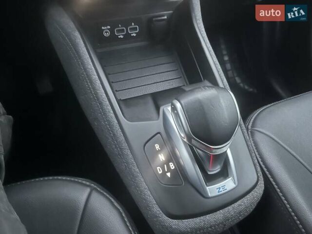 Рено Зое 2022 в Дубно на Automoto.ua Синий Рено Зое, объемом двигателя 0 л и пробегом 50 тыс. км за 14500 $, фото 30 на Automoto.ua