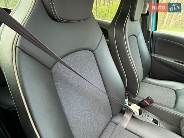 Синій Рено Зое, об'ємом двигуна 0 л та пробігом 45 тис. км за 14200 $, фото 4 на Automoto.ua