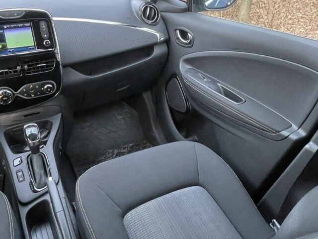 Синий Рено Зое, объемом двигателя 0 л и пробегом 33 тыс. км за 10000 $, фото 5 на Automoto.ua
