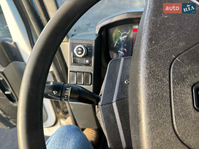 Рено C-Series, объемом двигателя 0 л и пробегом 260 тыс. км за 69000 $, фото 38 на Automoto.ua