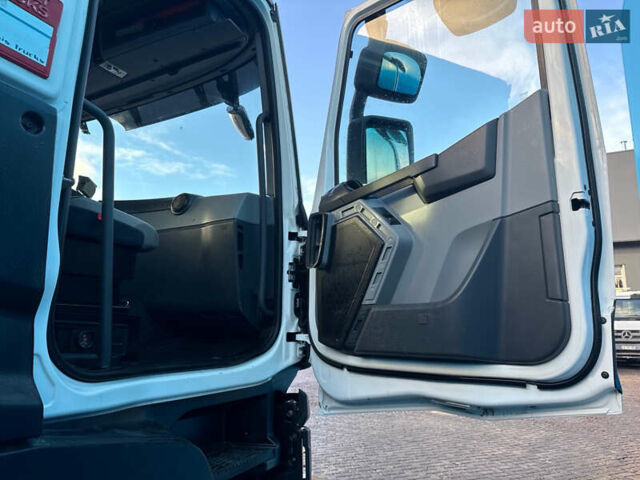 Рено C-Series, объемом двигателя 0 л и пробегом 260 тыс. км за 69000 $, фото 13 на Automoto.ua