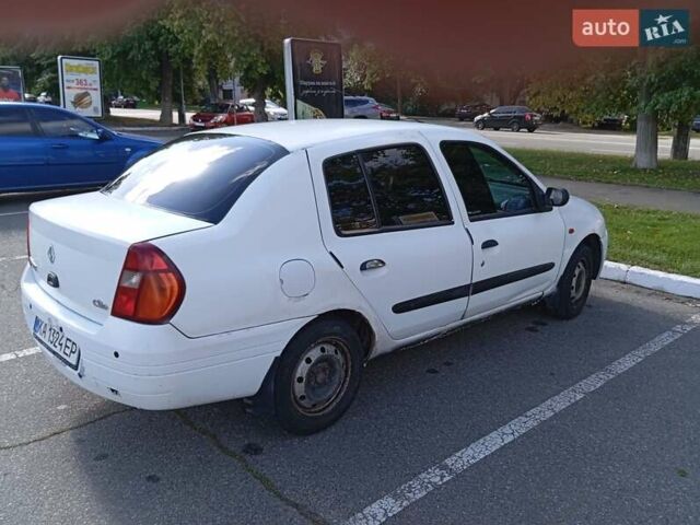 Белый Рено Clio Symbol, объемом двигателя 1.39 л и пробегом 410 тыс. км за 2200 $, фото 3 на Automoto.ua