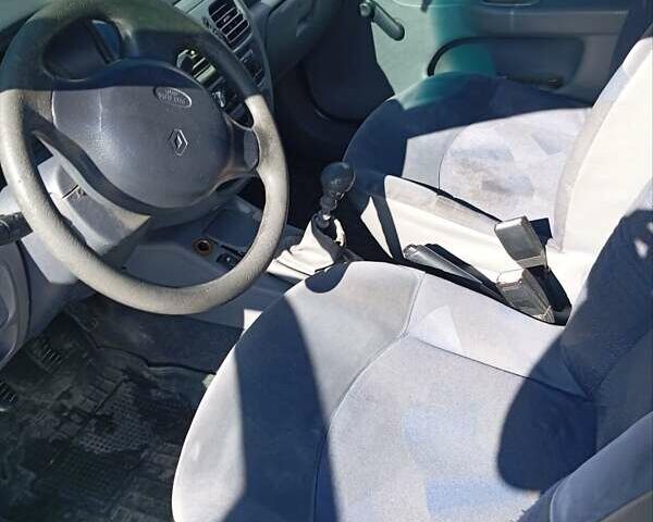Белый Рено Clio Symbol, объемом двигателя 1.39 л и пробегом 410 тыс. км за 2200 $, фото 1 на Automoto.ua