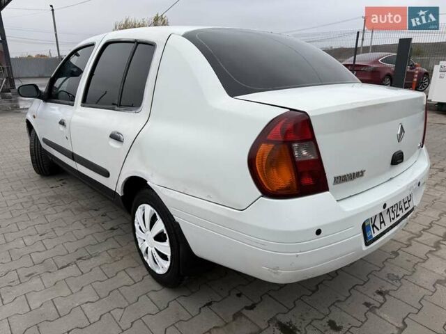Белый Рено Clio Symbol, объемом двигателя 1.4 л и пробегом 350 тыс. км за 1850 $, фото 2 на Automoto.ua