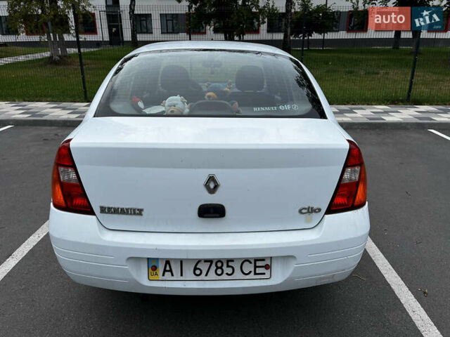 Белый Рено Clio Symbol, объемом двигателя 1.39 л и пробегом 335 тыс. км за 2300 $, фото 3 на Automoto.ua