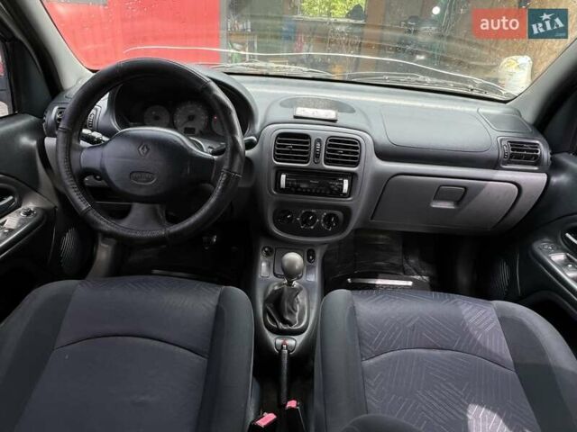 Белый Рено Clio Symbol, объемом двигателя 1.39 л и пробегом 346 тыс. км за 2050 $, фото 18 на Automoto.ua