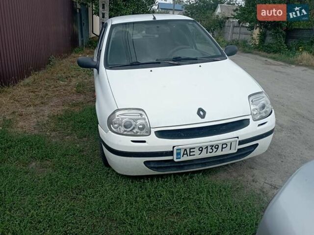Білий Рено Clio Symbol, об'ємом двигуна 1.4 л та пробігом 300 тис. км за 2350 $, фото 7 на Automoto.ua