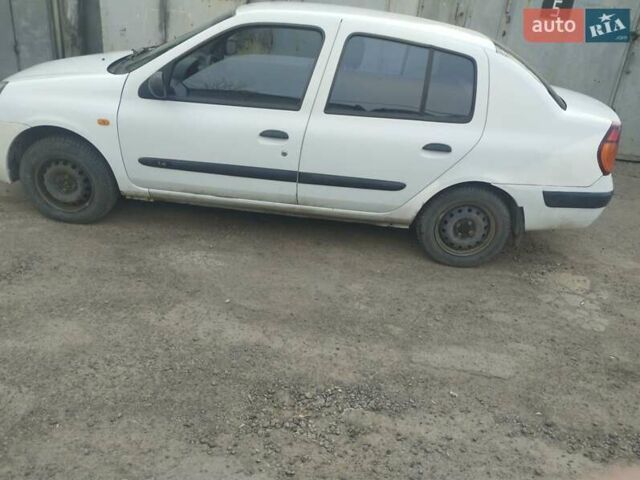 Белый Рено Clio Symbol, объемом двигателя 1.39 л и пробегом 190 тыс. км за 2300 $, фото 4 на Automoto.ua