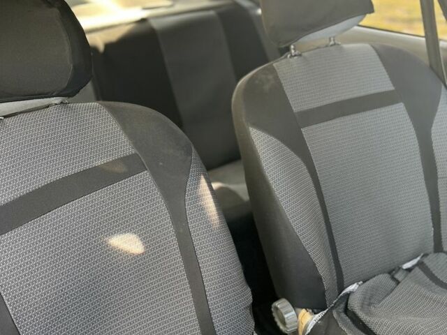 Белый Рено Clio Symbol, объемом двигателя 1.4 л и пробегом 370 тыс. км за 2200 $, фото 15 на Automoto.ua