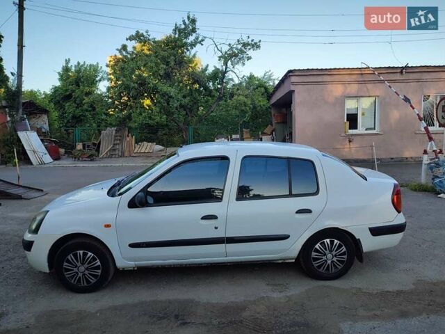 Белый Рено Clio Symbol, объемом двигателя 1.4 л и пробегом 190 тыс. км за 2100 $, фото 5 на Automoto.ua