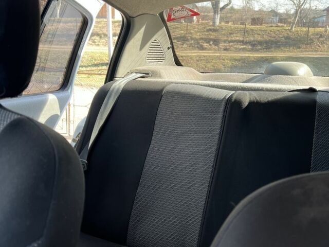 Белый Рено Clio Symbol, объемом двигателя 1.4 л и пробегом 370 тыс. км за 2200 $, фото 18 на Automoto.ua