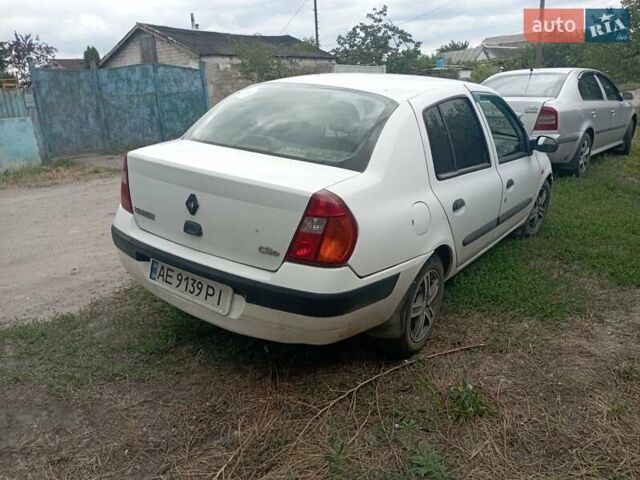 Білий Рено Clio Symbol, об'ємом двигуна 1.4 л та пробігом 300 тис. км за 2350 $, фото 8 на Automoto.ua