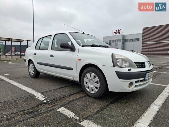 Белый Рено Clio Symbol, объемом двигателя 1.39 л и пробегом 250 тыс. км за 3100 $, фото 8 на Automoto.ua