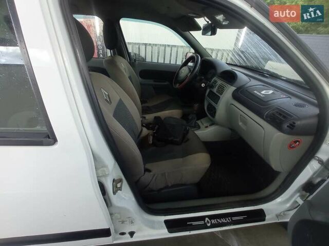 Рено Clio Symbol 2003 в Черкассах на Automoto.ua Белый Рено Clio Symbol, объемом двигателя 1.4 л и пробегом 417 тыс. км за 2650 $, фото 5 на Automoto.ua